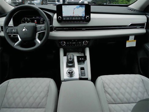 New 2025 Mitsubishi Outlander SEL image 7