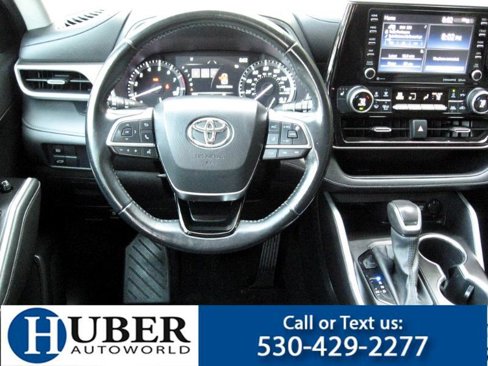 Used 2021 Toyota Highlander XLE image 5