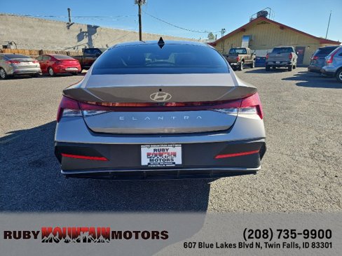 Used 2024 Hyundai Elantra SEL image 6