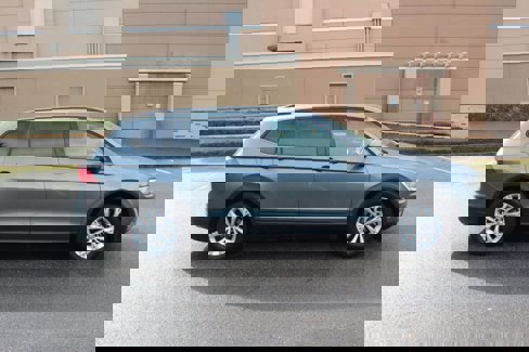 Used 2018 Volkswagen Tiguan S image 5