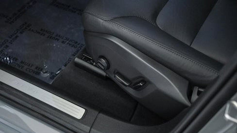 Certified 2025 Volvo XC60 B5 Core w/ Protection Package Premier image 21