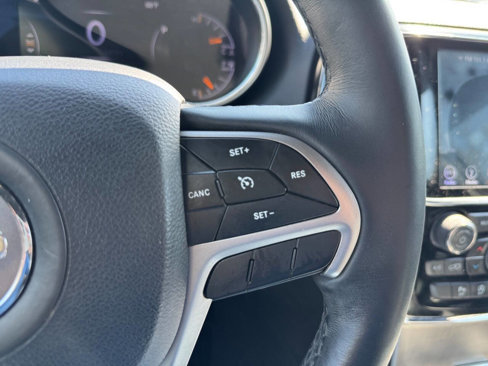 Used 2019 Jeep Grand Cherokee Limited image 24