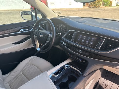 Used 2023 Buick Enclave Avenir w/ Avenir Technology Package image 28