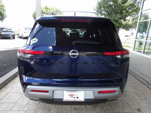 Certified 2023 Nissan Pathfinder SL w/ Black Appearance Package image 6