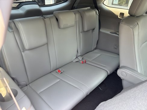 Used 2019 Toyota Highlander XLE image 10