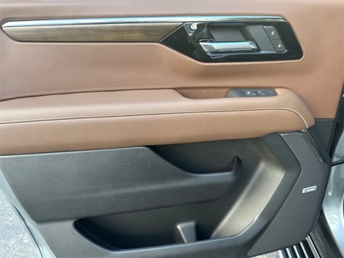 New 2026 Chevrolet Suburban High Country image 23