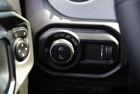New 2025 Jeep Gladiator Willys image 37