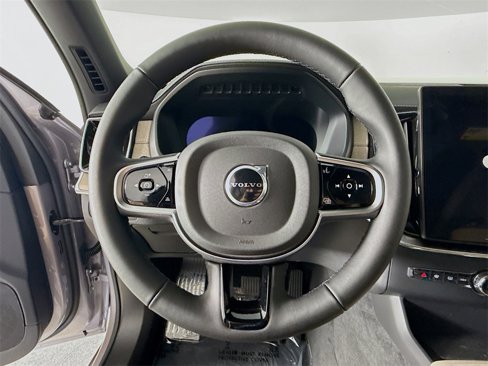 New 2026 Volvo XC90 B6 Plus w/ Protection Package Premier image 11