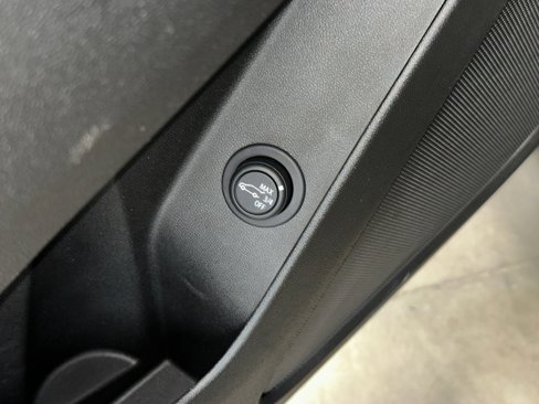 Used 2023 Chevrolet Equinox RS w/ LPO, Floor Liner Package image 6