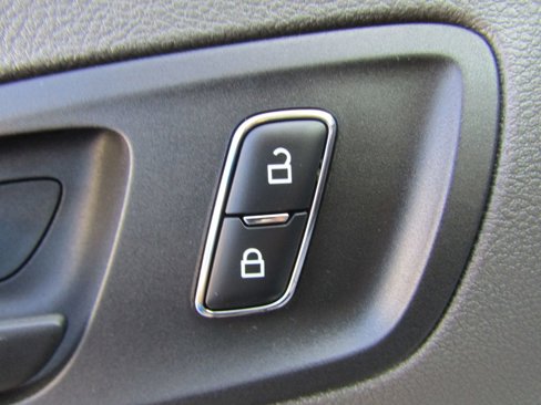 Used 2023 Ford Transit 350 XLT image 13