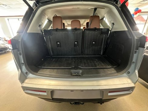 Used 2023 Nissan Pathfinder Platinum w/ Black Appearance Package image 16