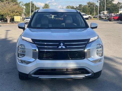 New 2025 Mitsubishi Outlander SE image 8
