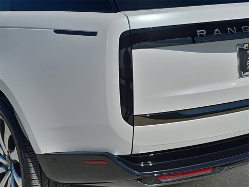 New 2025 Land Rover Range Rover SV image 35