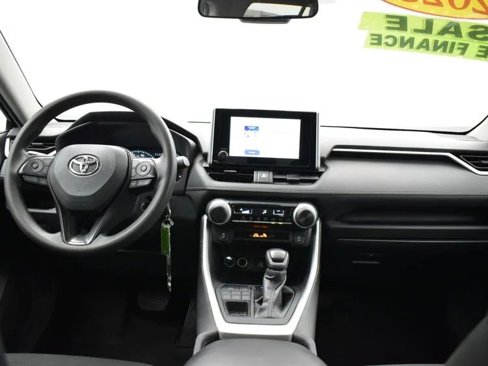 Used 2023 Toyota RAV4 LE image 19