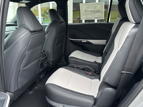 New 2025 Lexus TX 500h AWD image 9