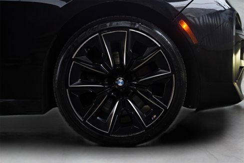 Used 2023 BMW 760i xDrive image 12