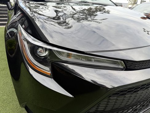 Used 2022 Toyota Corolla LE image 9