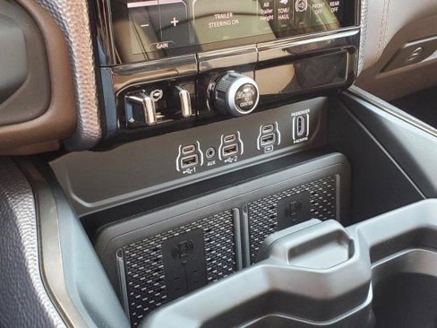 New 2025 RAM 2500 Limited image 16