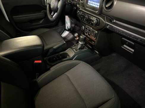 Certified 2022 Jeep Wrangler Unlimited Sport image 15