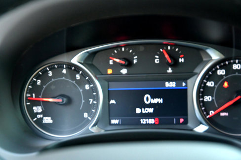 Used 2024 GMC Terrain SLT image 15