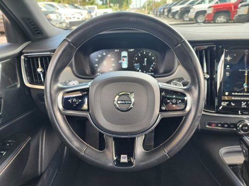 Used 2020 Volvo S90 T6 R-Design image 19