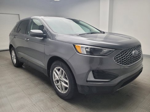 Used 2024 Ford Edge SEL image 13