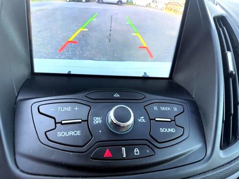 Used 2016 Ford Escape SE w/ Equipment Group 201A image 16