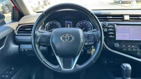 Used 2019 Toyota Camry SE image 12