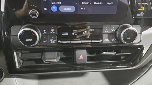 Used 2023 Toyota Highlander LE image 15