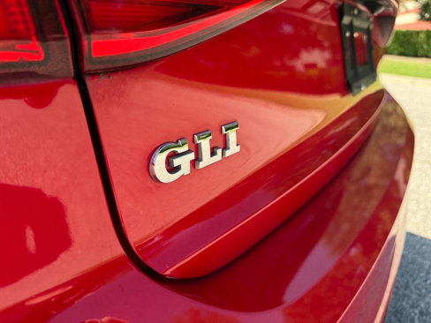 Used 2017 Volkswagen Jetta GLI image 12