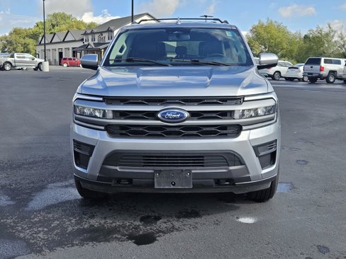 Used 2023 Ford Expedition Max XLT image 2