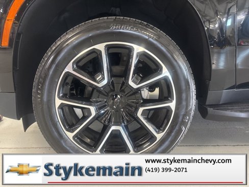New 2026 Chevrolet Suburban RST image 12