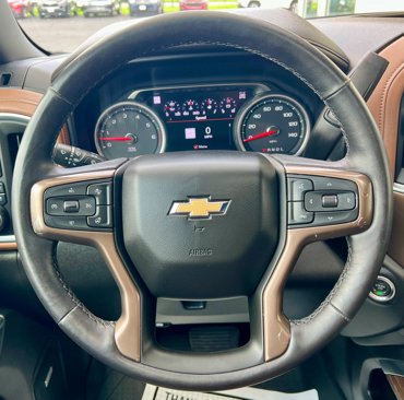 Used 2022 Chevrolet Silverado 1500 High Country w/ Technology Package image 15