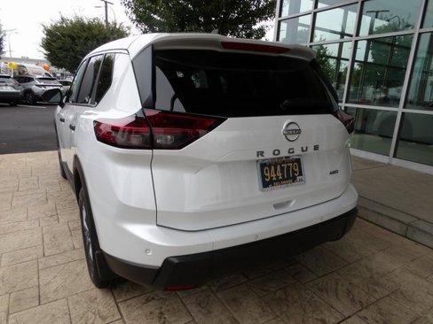 Certified 2024 Nissan Rogue S image 5