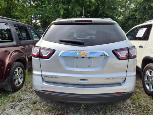 Used 2016 Chevrolet Traverse LT image 2