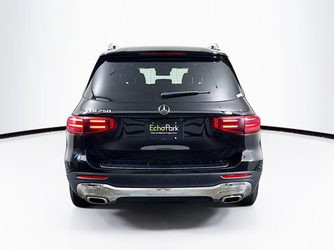 Used 2024 Mercedes-Benz GLB 250 4MATIC image 7