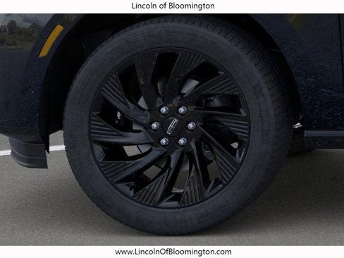 New 2025 Lincoln Navigator Reserve image 19