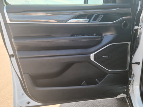 Used 2022 Jeep Wagoneer Series III image 8