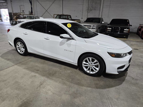 Used 2018 Chevrolet Malibu LT image 17