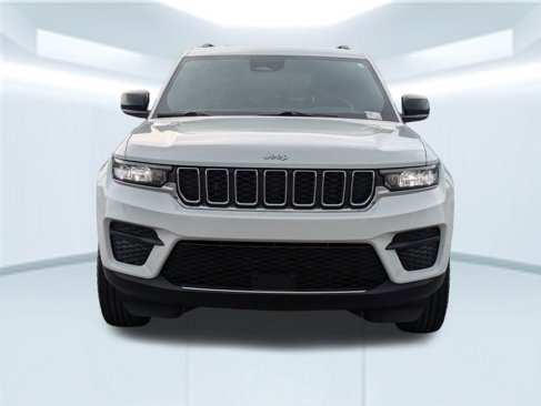 Used 2024 Jeep Grand Cherokee Laredo image 10