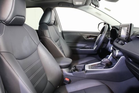 Used 2021 Toyota RAV4 XLE Premium image 10