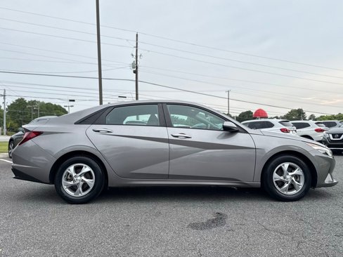 Used 2021 Hyundai Elantra SE image 6