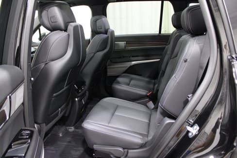 New 2026 Cadillac Vistiq Luxury w/ LPO, Floor Liner Package image 21
