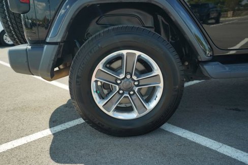Used 2020 Jeep Wrangler Unlimited Sahara image 39