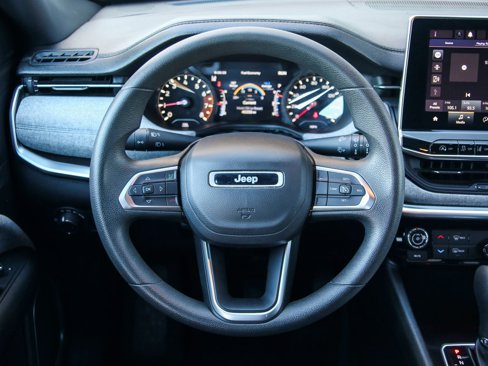Used 2023 Jeep Compass Sport image 19