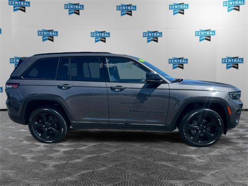 Certified 2023 Jeep Grand Cherokee Altitude image 7