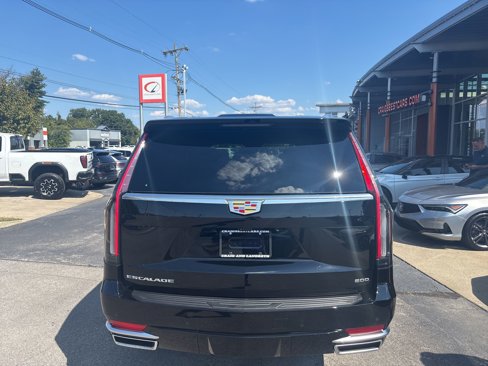 Used 2024 Cadillac Escalade ESV Premium Luxury image 11