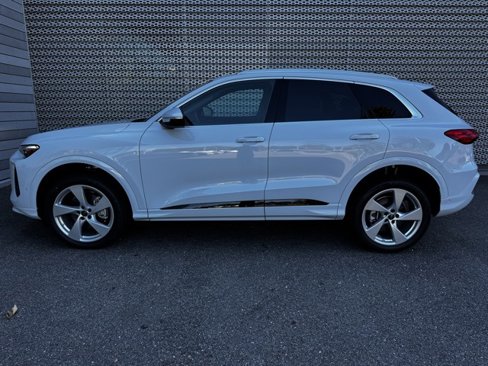 New 2025 Audi Q5 Premium Plus image 2
