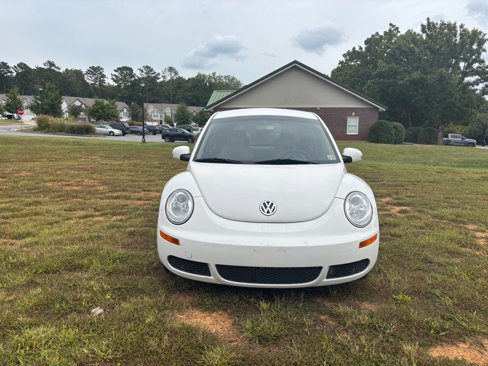 Used 2010 Volkswagen Beetle Coupe image 3