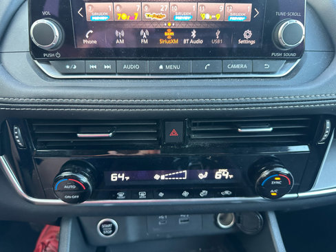 Used 2023 Nissan Rogue SV image 15